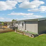 Three-bedroom In Holiday home *