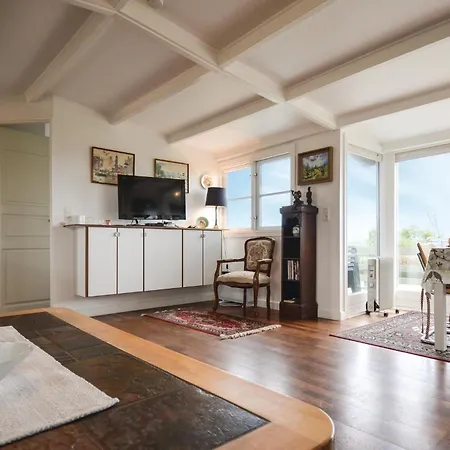 Three-bedroom In Holiday home *