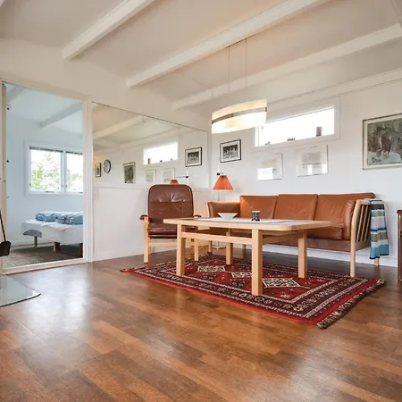 Three-bedroom In Ebeltoft