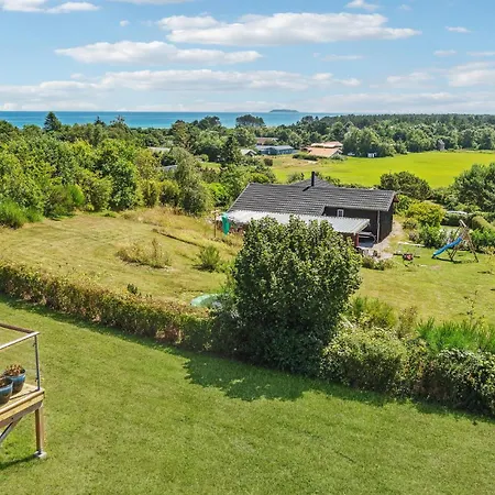 Ferienhaus Three-bedroom In