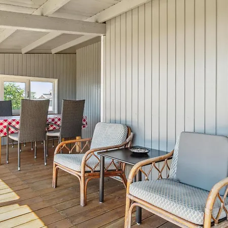 Three-bedroom In Holiday home *